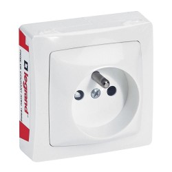 PRISE DE COURANT AVEC TERRE...