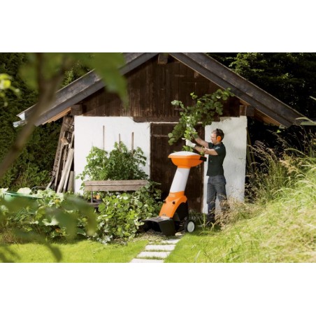 Installer un broyeur de végétaux électrique dans son jardin