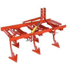 CULTIVATEUR AVEC DENTS À...