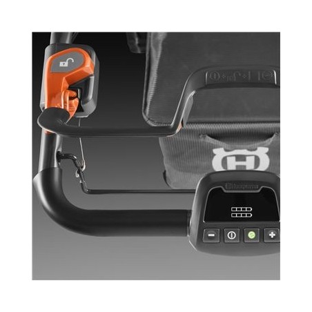 TONDEUSE BATT. HUSQ. LC353IVX NUE TRACTEE TONDEUSE BATT. HUSQ. LC353IVX NUE TRACTEE