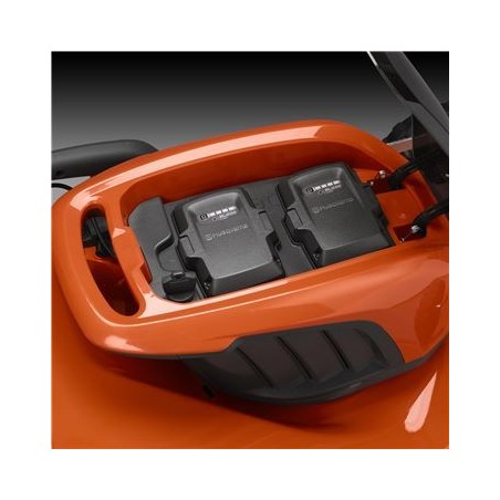 TONDEUSE BATT. HUSQ. LC353IVX NUE TRACTEE TONDEUSE BATT. HUSQ. LC353IVX NUE TRACTEE