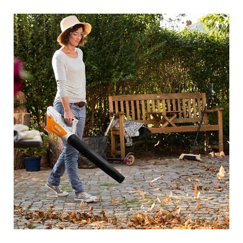 Souffleur à batterie BGA 45 STIHL pour petit travaux spontanés